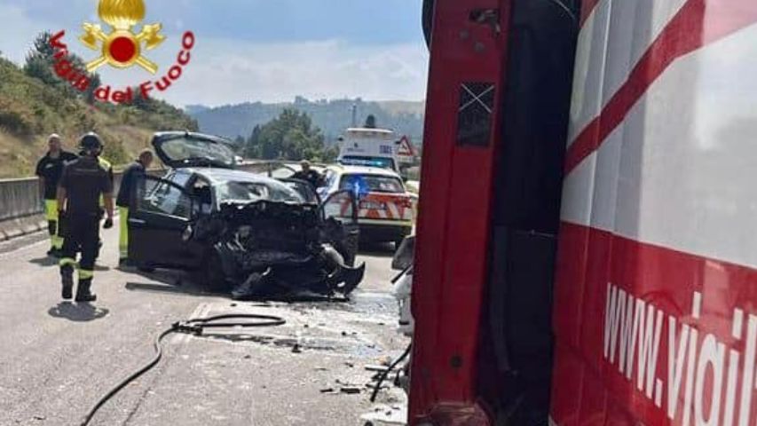 Due Persone Morte E Una Ferita In Un Incidente Lungo La Perugia Ancona