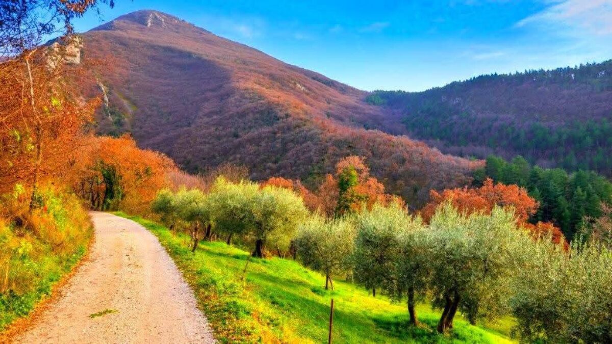 gualdo tadino itinerario culturale e paesaggistico