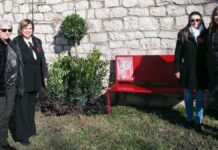 Al Serafico di Assisi una panchina rossa e un ciliegio per Eliza Feru, vittima di femminicidio a Gaifana