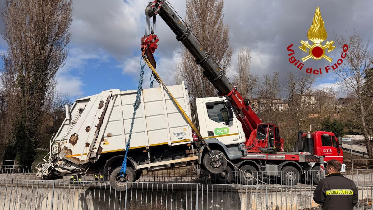 recupero camion con autogrù