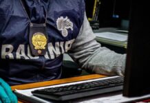 “Progettava una strage a scuola ispirata a Columbine”: arrestato un 17enne residente nella provincia di Perugia