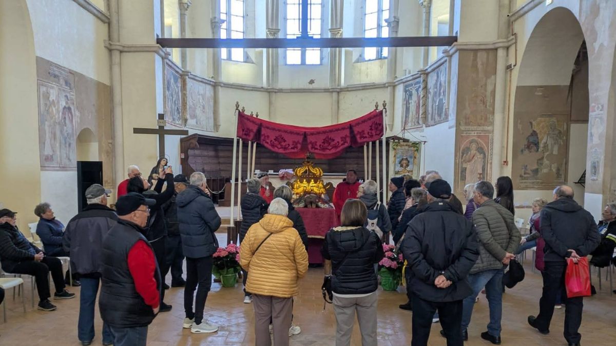 visitatori cristo morto