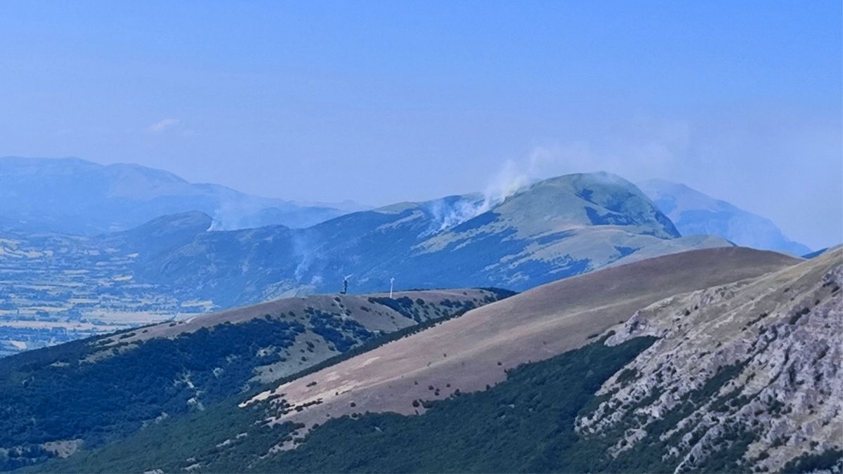 fiamme monte cucco