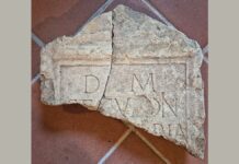 Fossato di Vico, anonimo restituisce un frammento di lapide funeraria romana