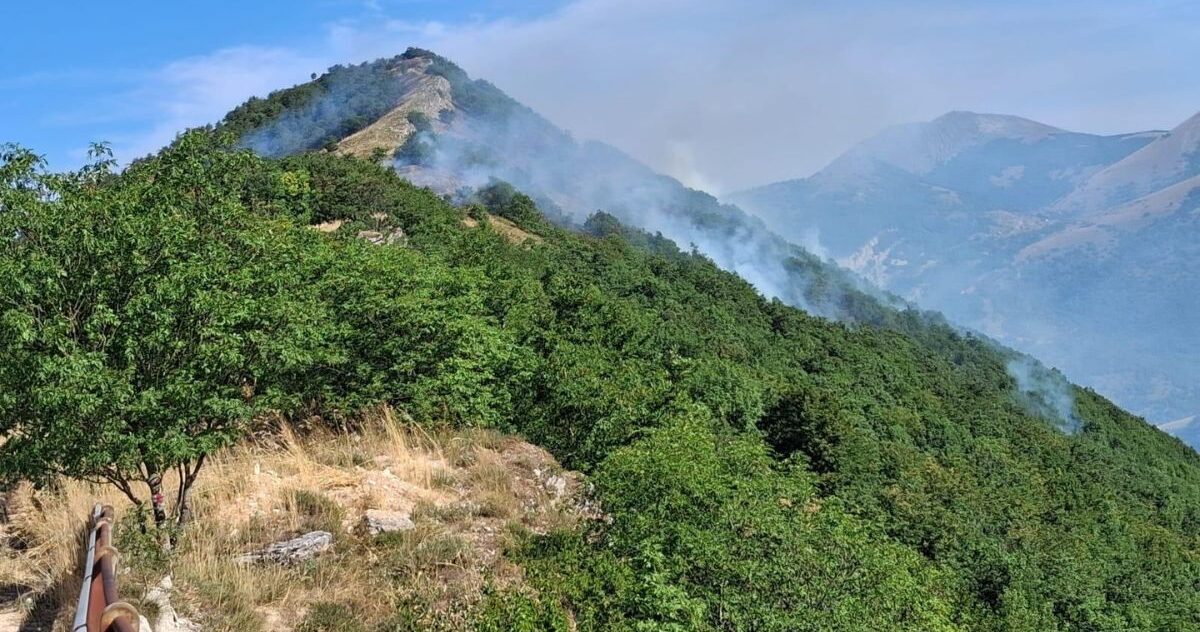 incendio monte cucco (1)