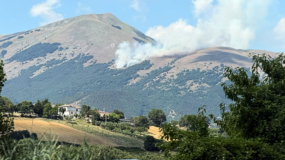 incendio monte cucco