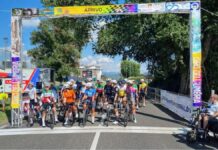 Il Giro dell’Umbria 2026 parla gualdese, via con oltre cento atleti e subito podio per Flavio Comodi