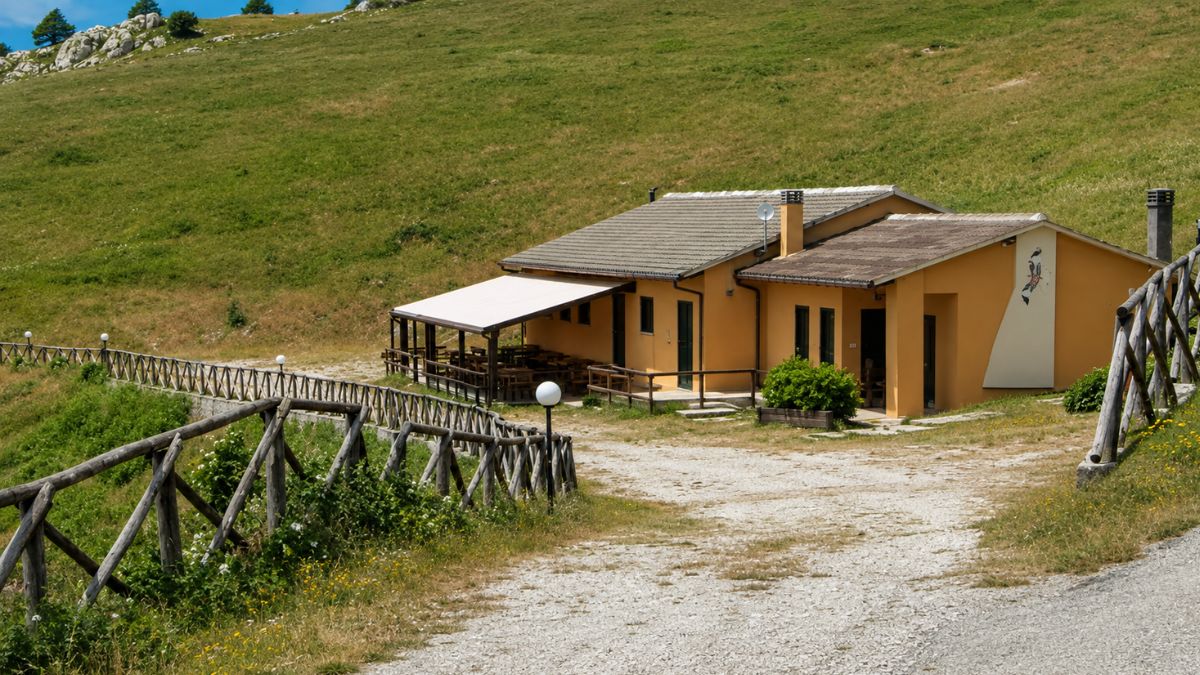 rifugio la valletta monte cucco