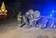Incidente tra Gubbio e Scheggia, auto ribaltata: quattro giovani feriti, due gravi