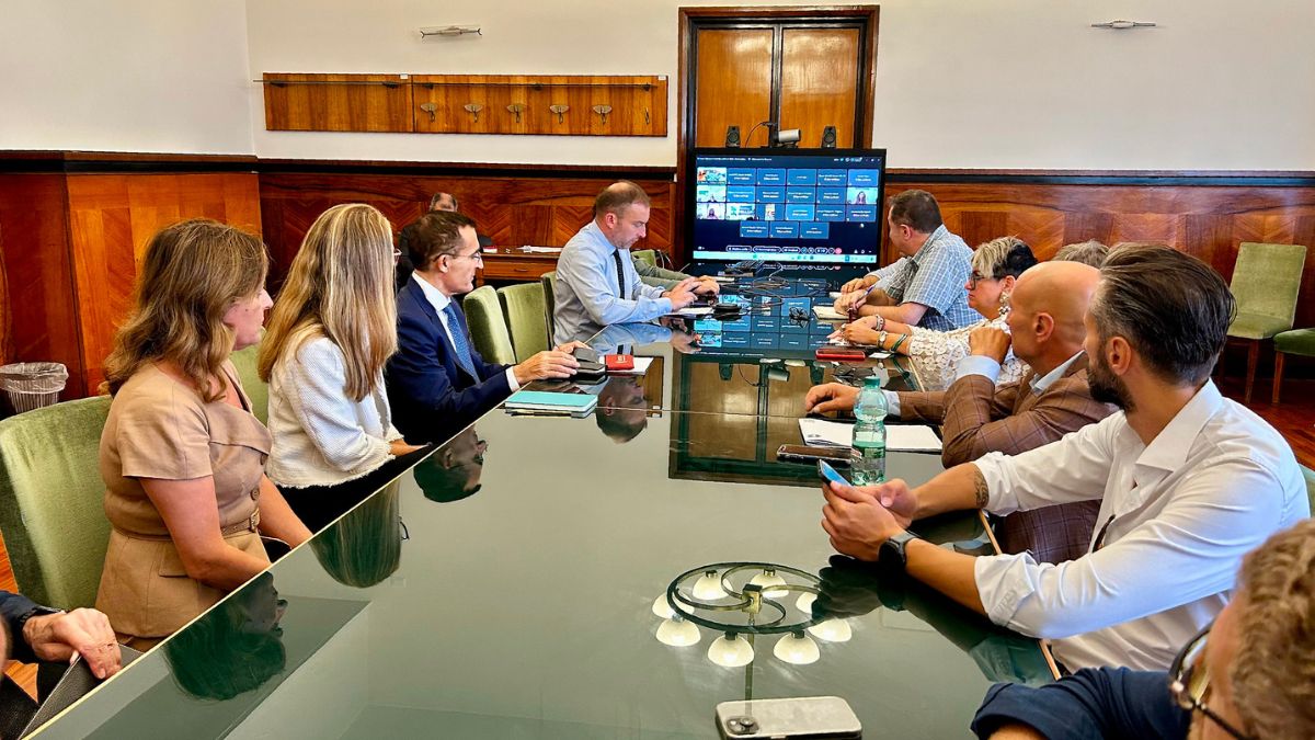 incontro mimit saxa gres